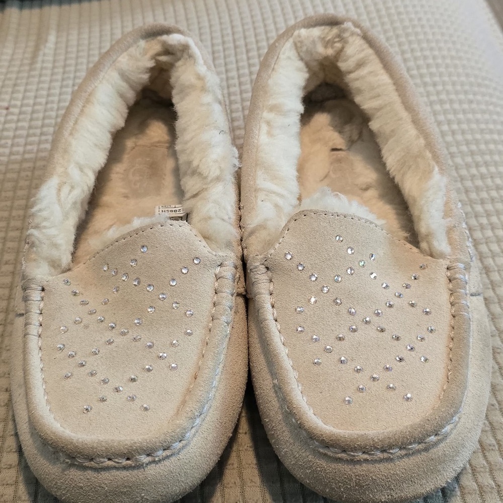 UGG Kids Tan Slippers with Sparkle Accents - Picture 9 of 16